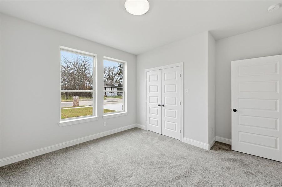 Spacious, unfurnished interior of a new home in , Corsicana (Image 12).