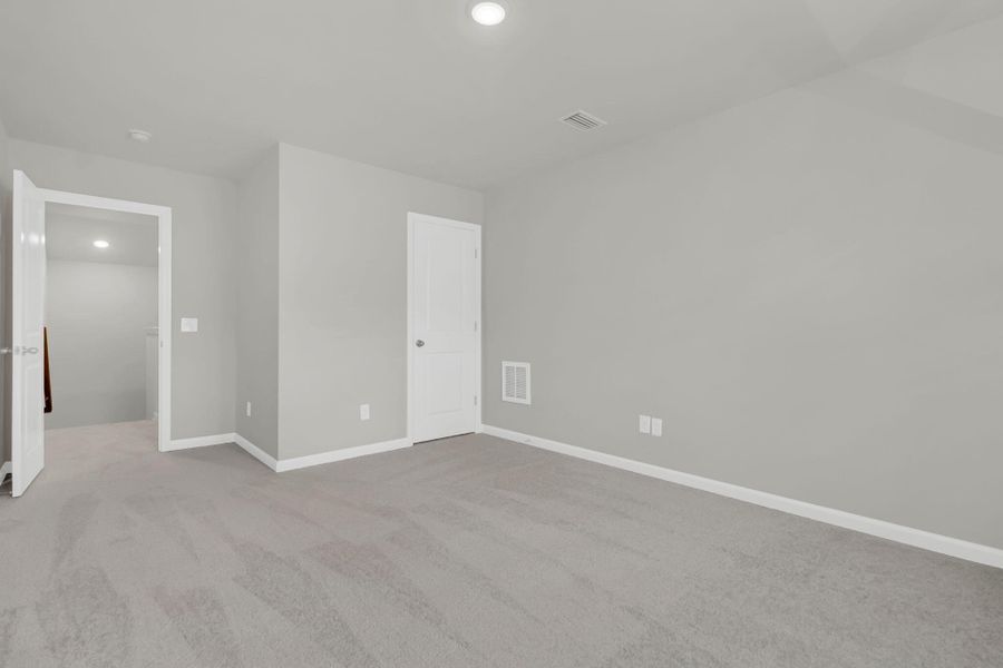 Spacious, unfurnished interior of a new home in Hammock Walk at Nexton, Summerville (Image 24).