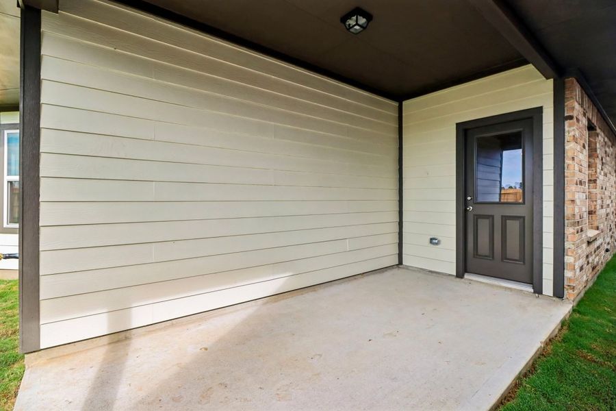 Exterior details and patio area of a home in Sorella, Tomball (Image 17). Exterior details and patio area of a home in Sorella, Tomball (Image 17).