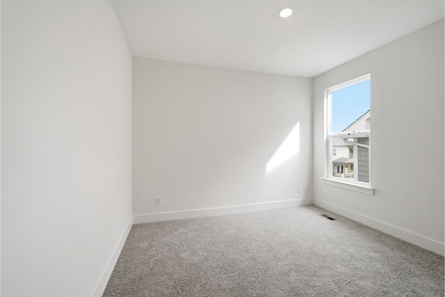 Spacious, unfurnished interior of a new home in McCain's Station, Gallatin (Image 26). Spacious, unfurnished interior of a new home in McCain's Station, Gallatin (Image 26).