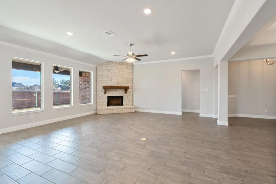 Image 206 representing the Concept 2373 by Landsea Homes in Coyote Crossing, Godley, TX. Image 206 representing the Concept 2373 by Landsea Homes in Coyote Crossing, Godley, TX.