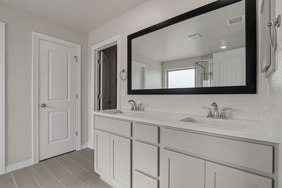 Furnished interior view inside a new home in Emerald Estates, Horizon City (Image 11). Furnished interior view inside a new home in Emerald Estates, Horizon City (Image 11).