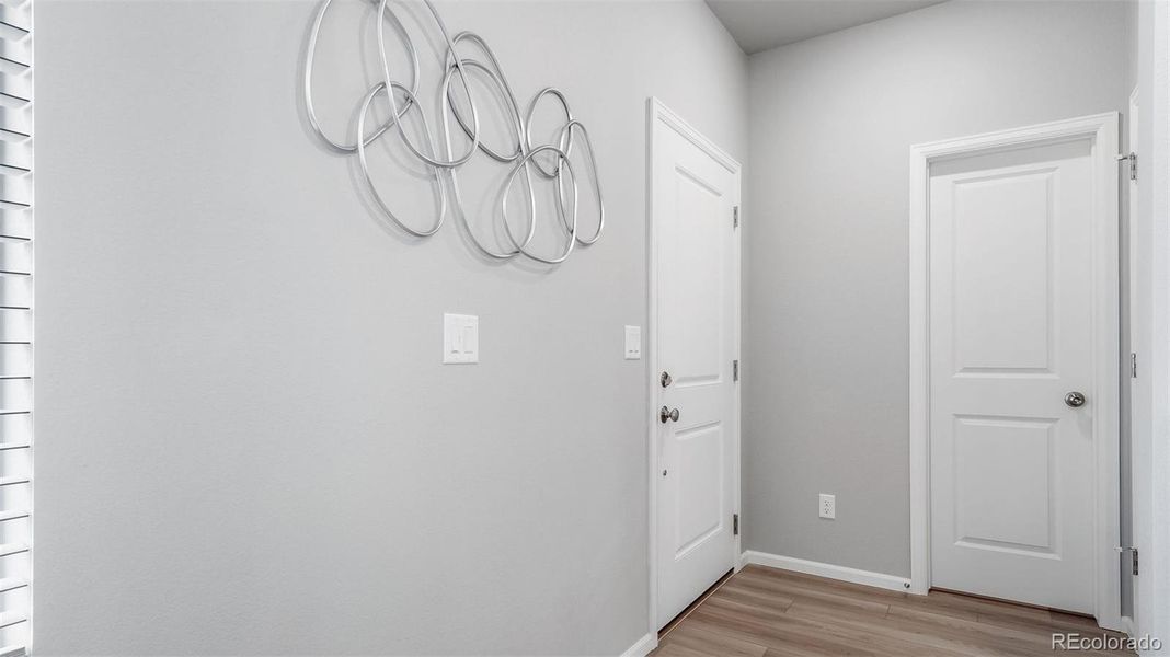 Spacious, unfurnished interior of a new home in , Aurora (Image 24).