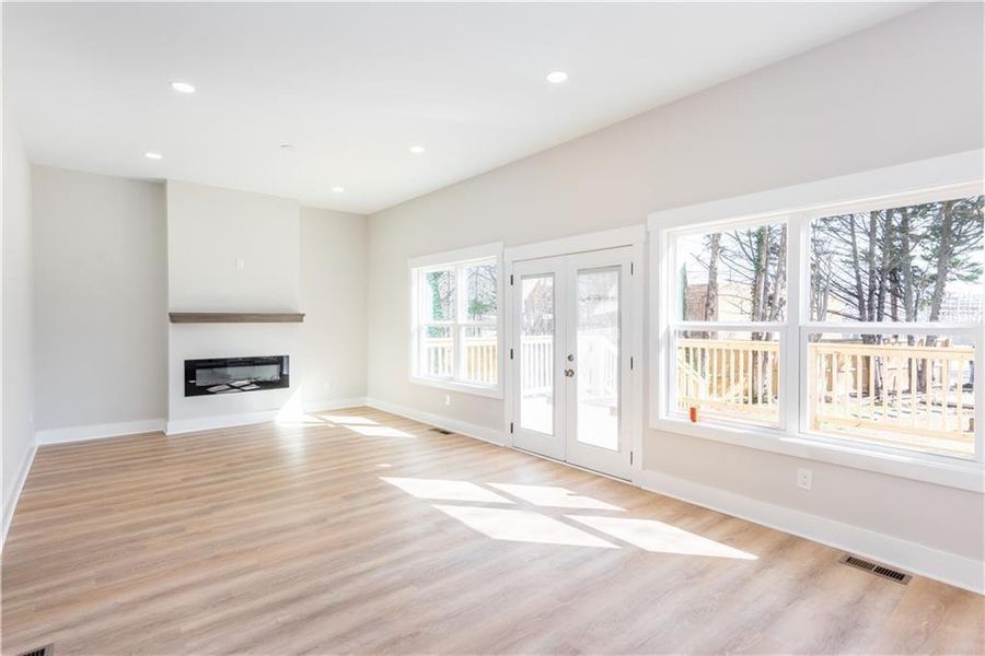 Spacious, unfurnished interior of a new home in , East Point (Image 29).