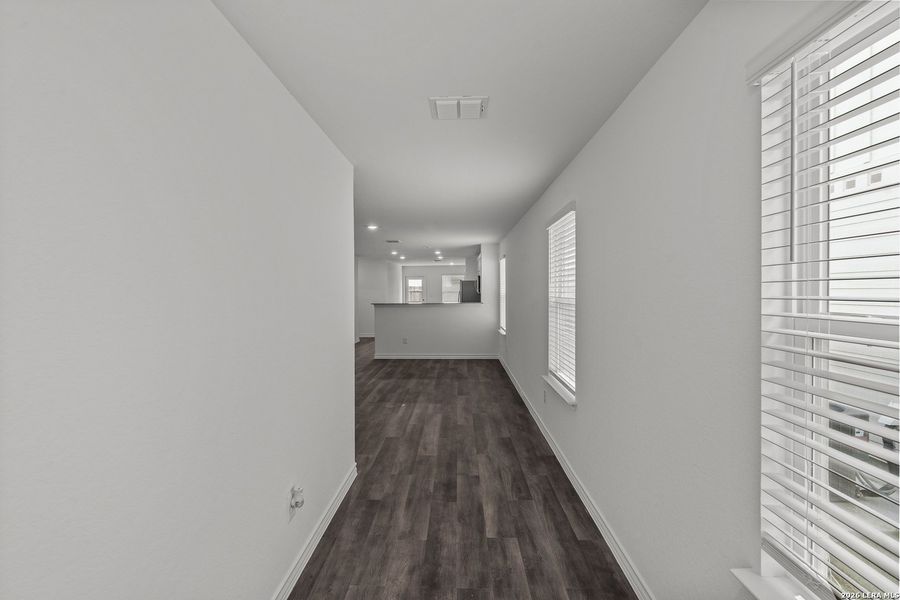 Spacious, unfurnished interior of a new home in The Overlook at Creekside, New Braunfels (Image 17).