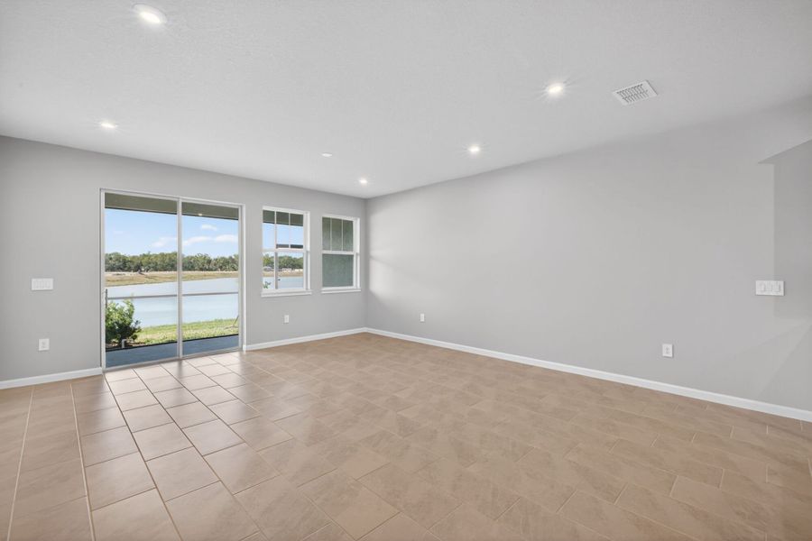 Spacious, unfurnished interior of a new home in Crosswind Ranch, Parrish (Image 9).