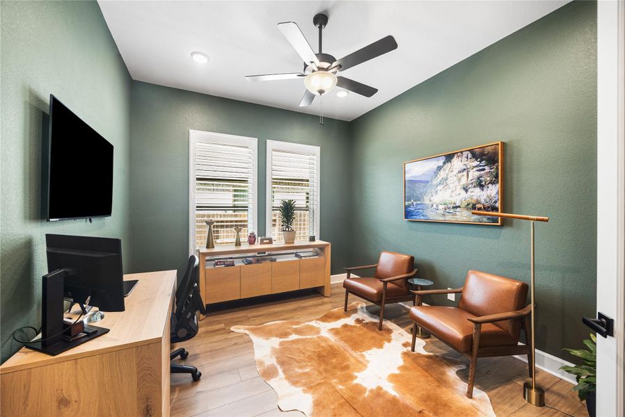 Dedicated office with a polished and inspiring atmosphere