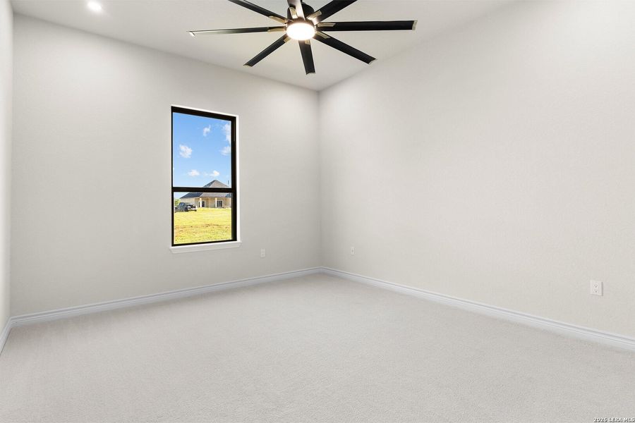 Spacious, unfurnished interior of a new home in , Atascosa (Image 37).
