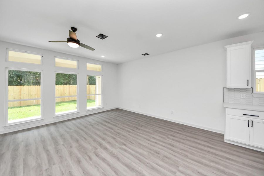 Spacious, unfurnished interior of a new home in , Houston (Image 36). Spacious, unfurnished interior of a new home in , Houston (Image 36).