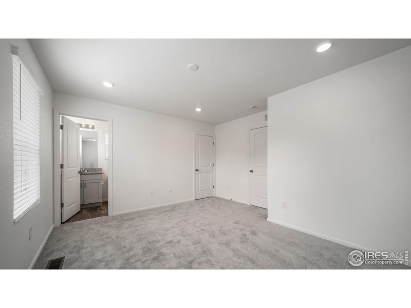 Spacious, unfurnished interior of a new home in , Johnstown (Image 15).