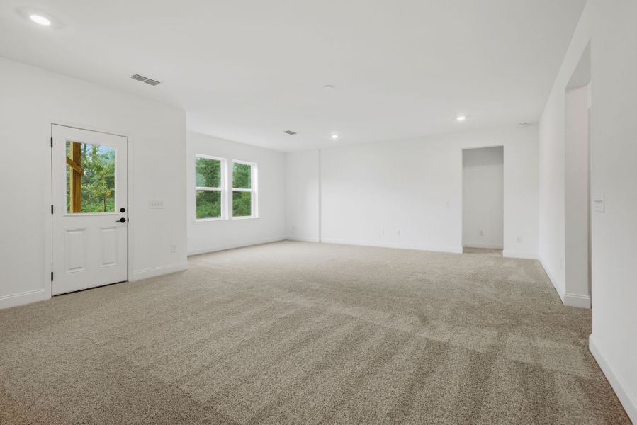 Spacious, unfurnished interior of a new home in Cannon Run, Concord (Image 21).