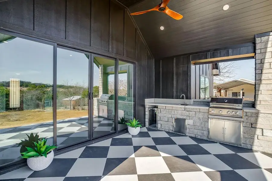 Exterior details and patio area of a home in , Cresson (Image 4).