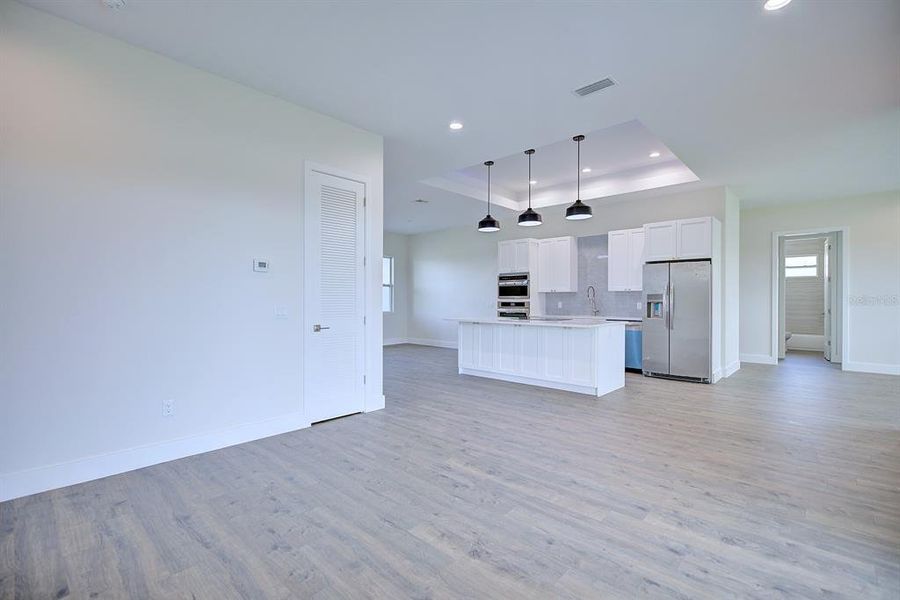 Spacious, unfurnished interior of a new home in , Sebring (Image 37).