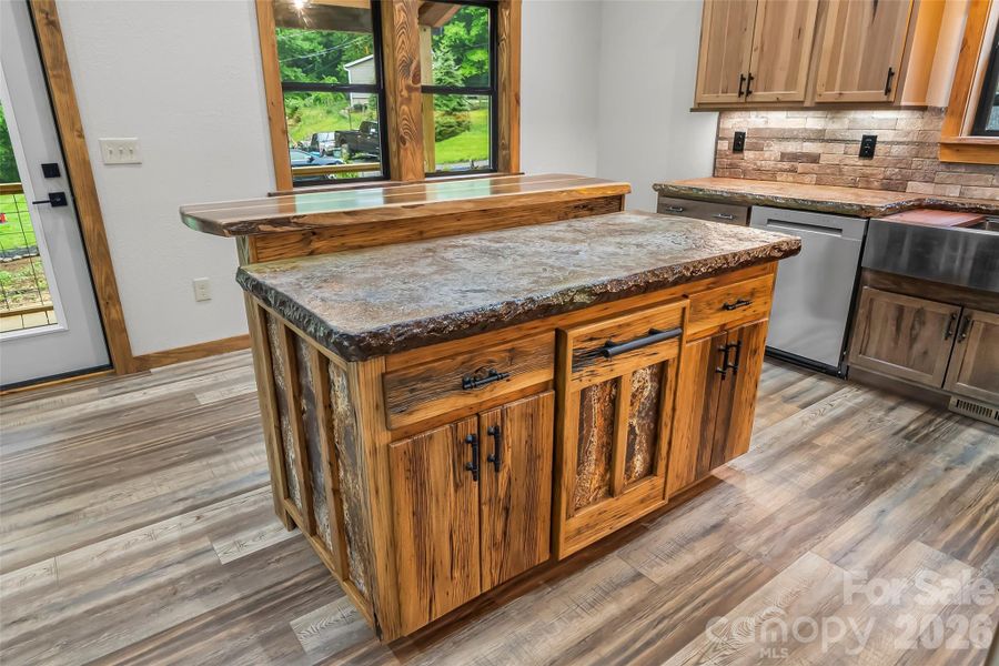 Image 36 of a home in .