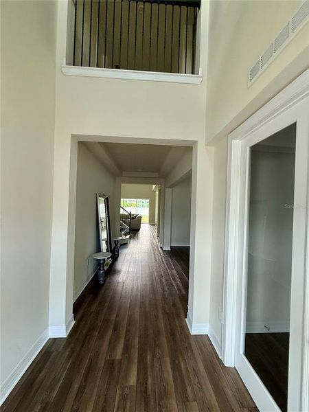 Spacious, unfurnished interior of a new home in , Orlando (Image 24).