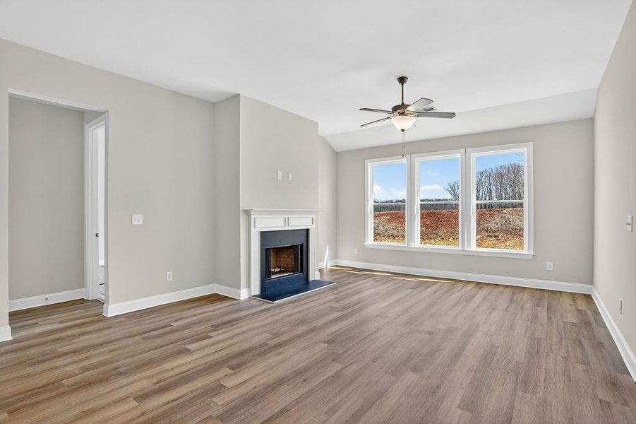 Spacious, unfurnished interior of a new home in , Homer (Image 14).