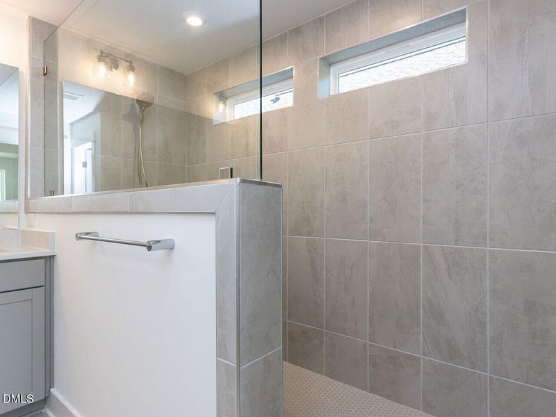 022-1280x960-primary-bathroom 022-1280x960-primary-bathroom