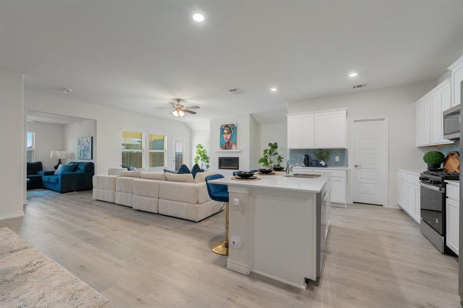 Furnished interior view inside a new home in Fireside by the Lake, Garland (Image 16). Furnished interior view inside a new home in Fireside by the Lake, Garland (Image 16).