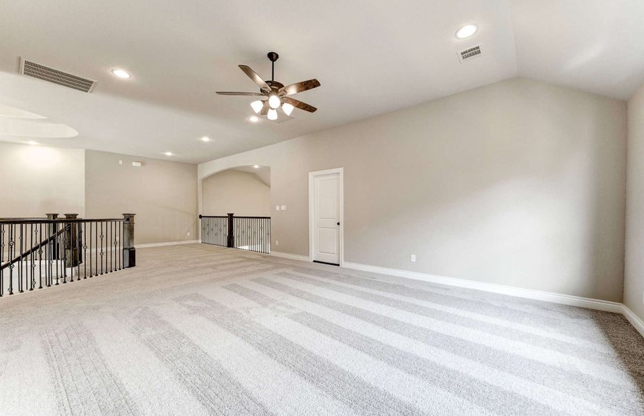 Spacious, unfurnished interior of a new home in Bridgeland 60′, Cypress (Image 39).