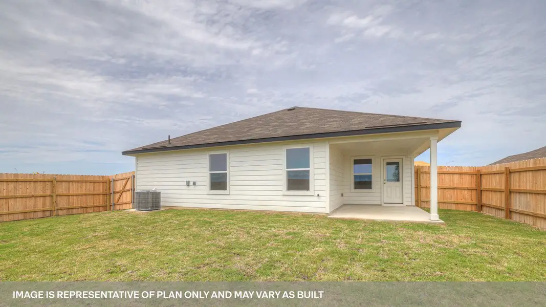 Exterior details and patio area of a home in Swenson Heights, Seguin (Image 3).