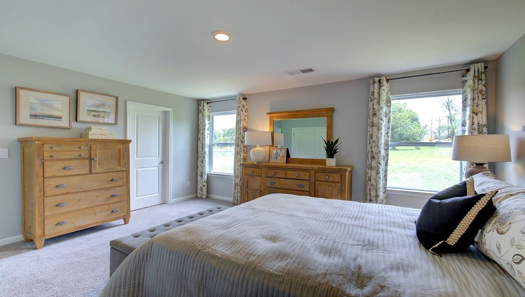 Furnished interior view inside a new home in Valleywood Farms, Waynesville (Image 19).