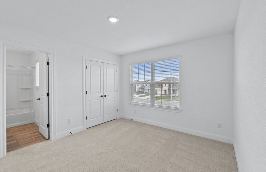 Spacious, unfurnished interior of a new home in Lagos, Manor (Image 12).