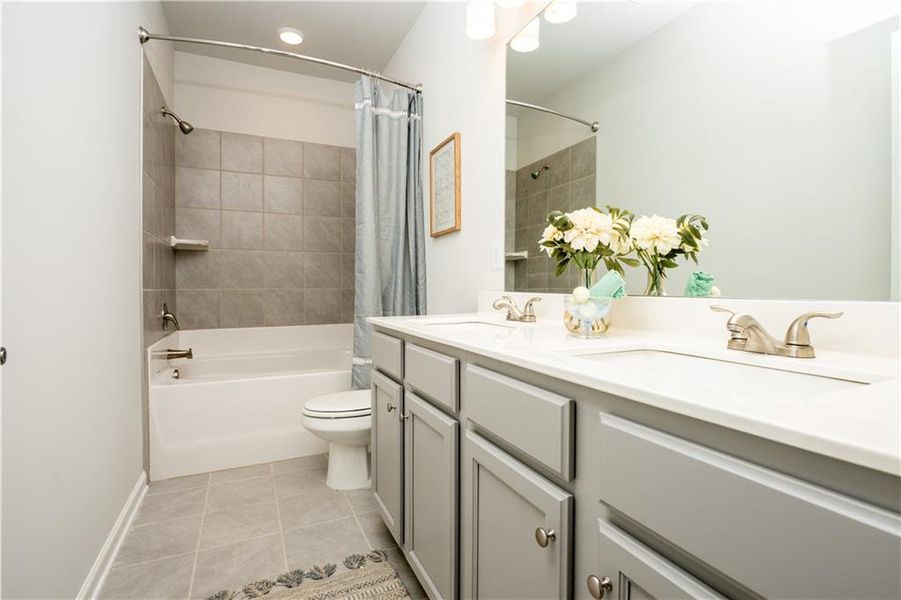 Furnished interior view inside a new home in , Homer (Image 30).