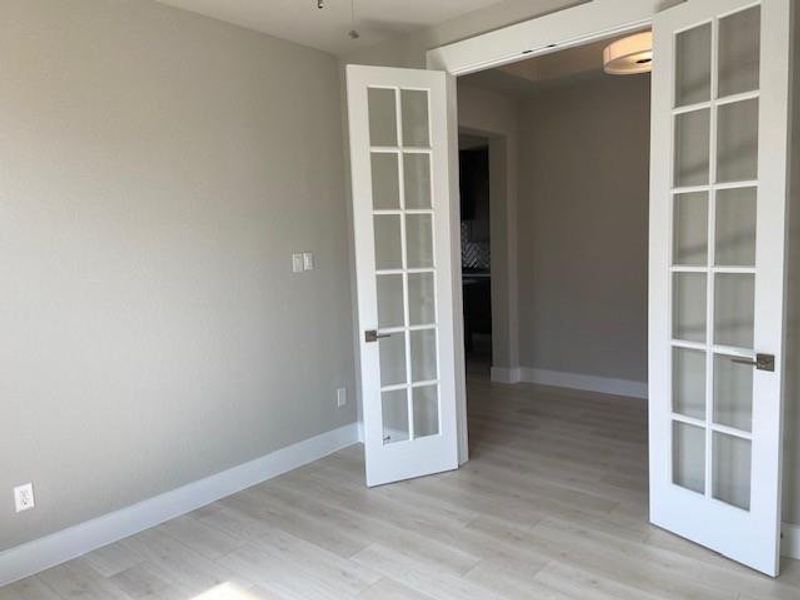 sales - 1908 Vittoria - spec - flex room