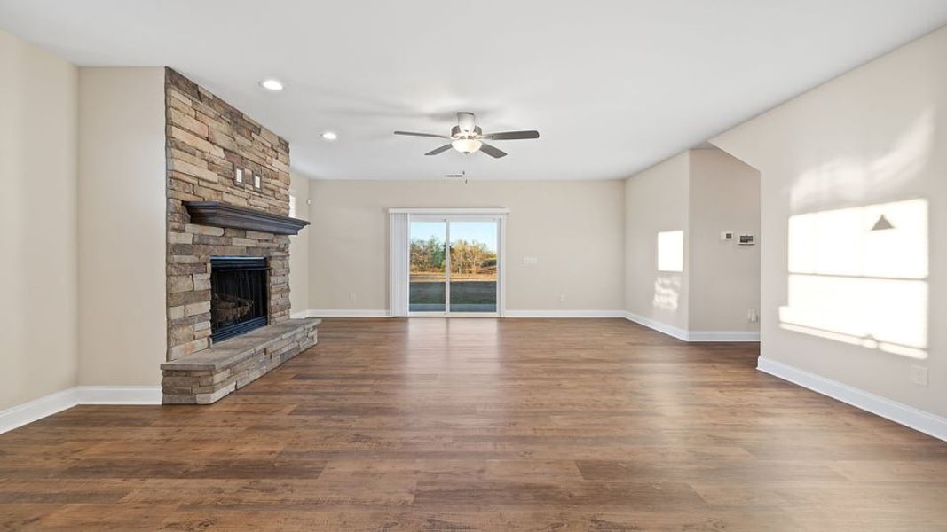 Spacious, unfurnished interior of a new home in Bentley Manor, Greer (Image 24).