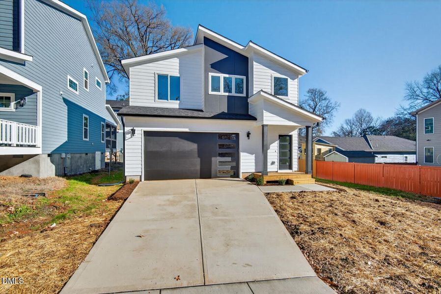 2-Car garage 2-Car garage