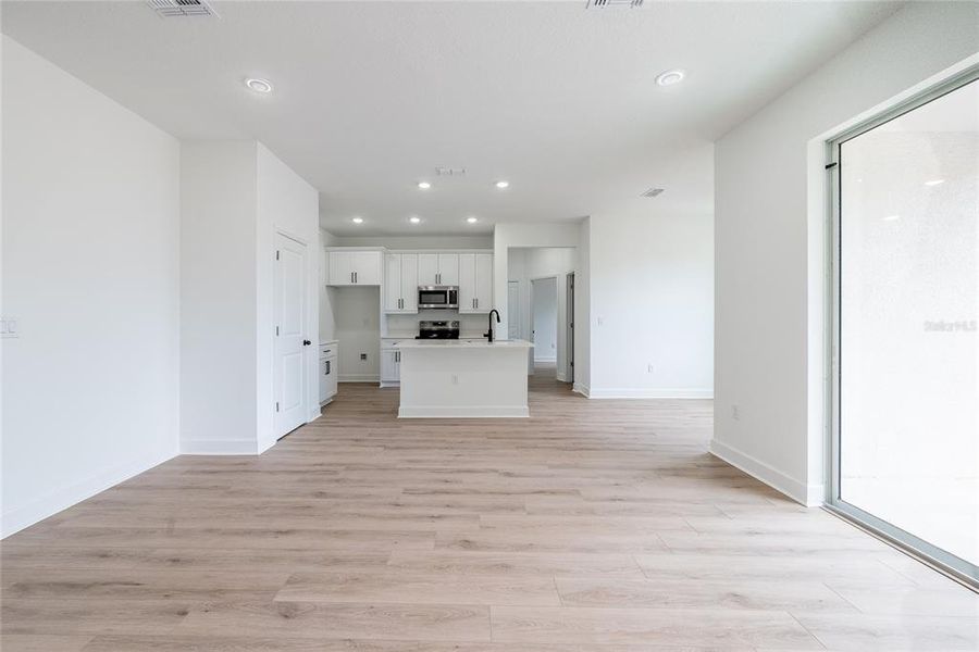 Spacious, unfurnished interior of a new home in , North Port (Image 20).
