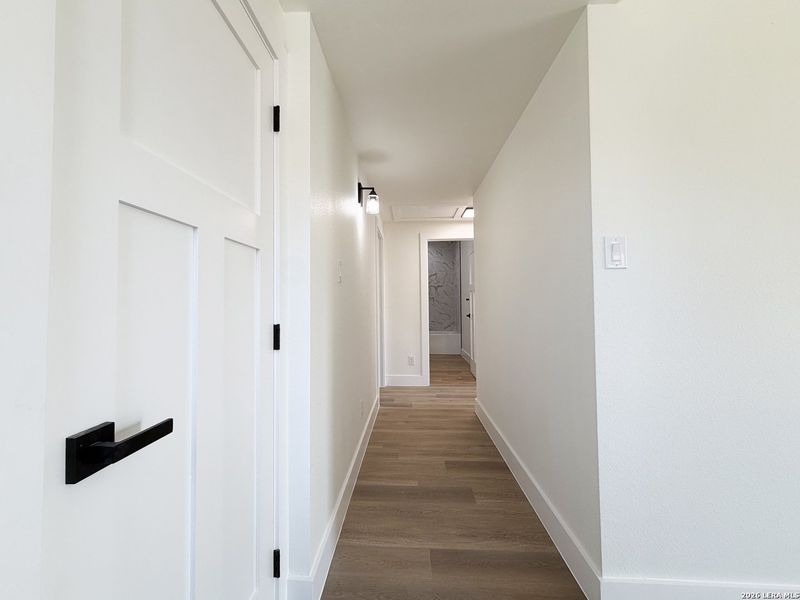 Spacious, unfurnished interior of a new home in , San Antonio (Image 31).