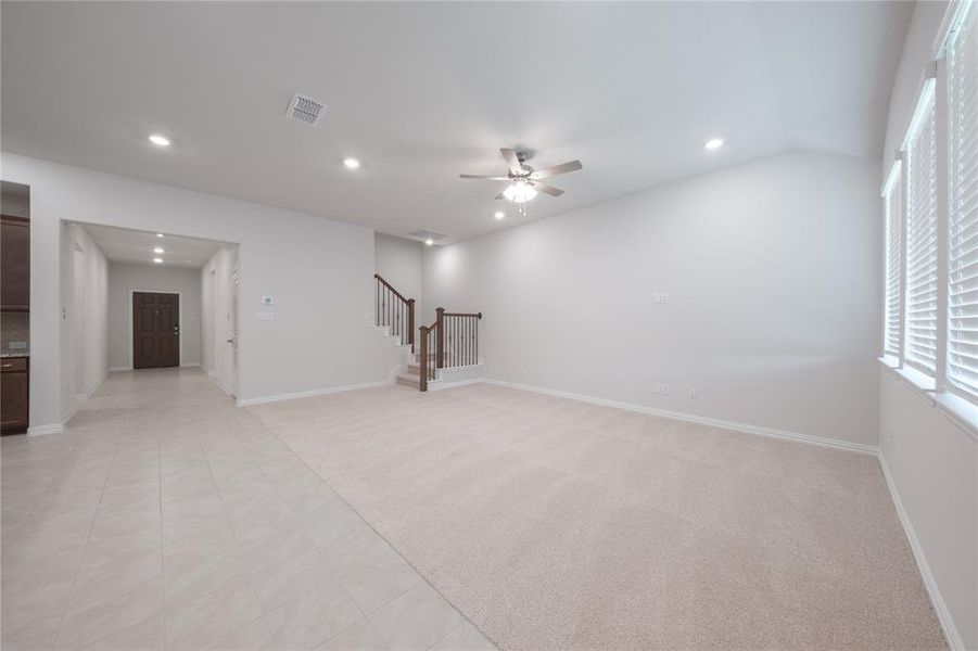 Spacious, unfurnished interior of a new home in Lake Pointe: Lake Pointe at Paloma Creek, Little Elm (Image 15).