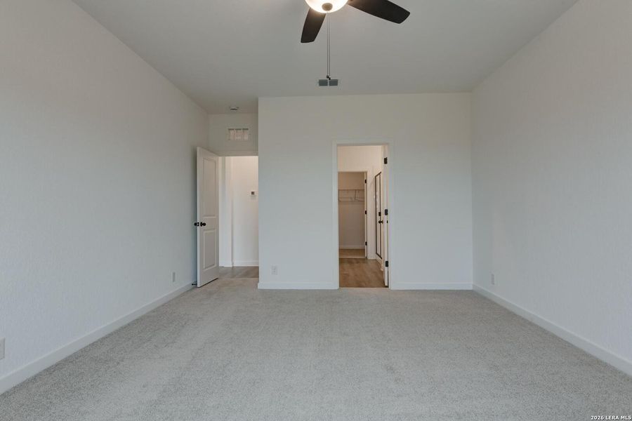 Spacious, unfurnished interior of a new home in Nopal Valley, San Antonio (Image 20). Spacious, unfurnished interior of a new home in Nopal Valley, San Antonio (Image 20).