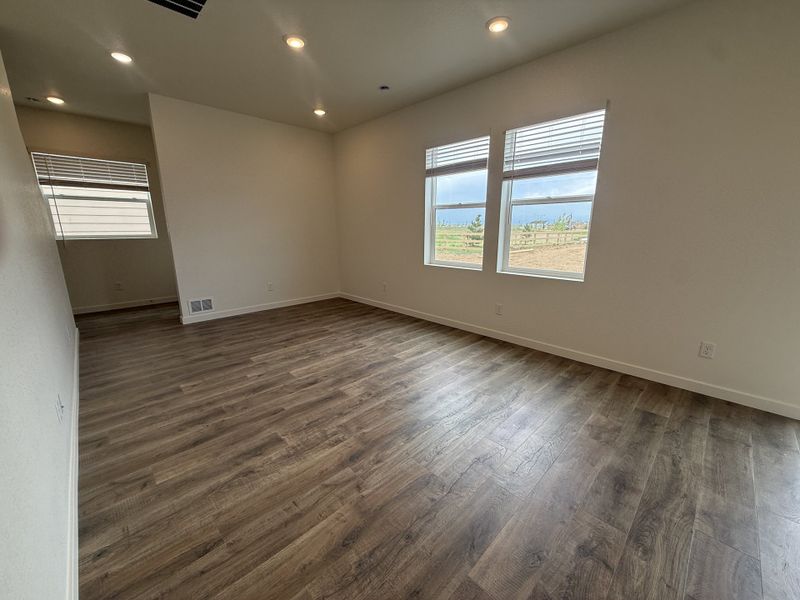 Spacious, unfurnished interior of a new home in Granary, Johnstown (Image 21).