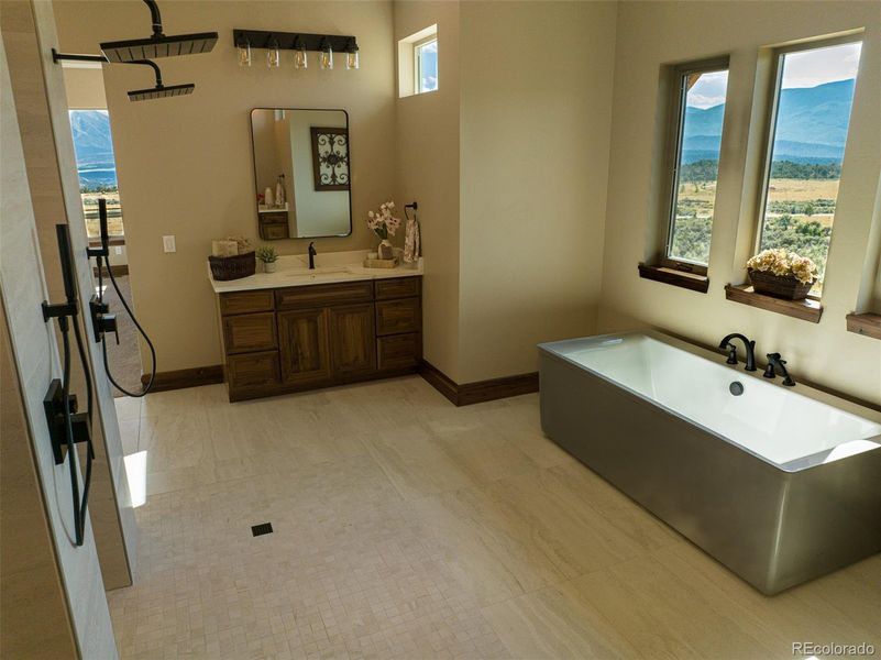 Furnished interior view inside a new home in , Glenwood Springs (Image 10).