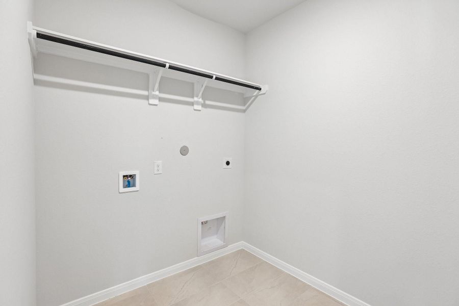 Spacious, unfurnished interior of a new home in Aldeana, Bonney (Image 29).