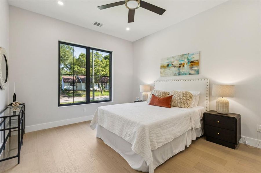 Furnished interior view inside a new home in , Dallas (Image 34).