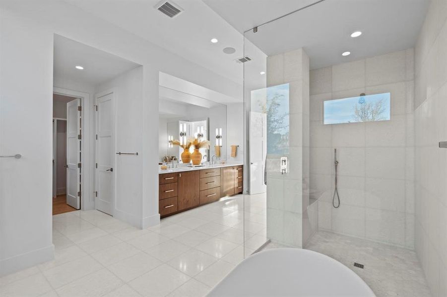 Furnished interior view inside a new home in , Horseshoe Bay (Image 15). Furnished interior view inside a new home in , Horseshoe Bay (Image 15).