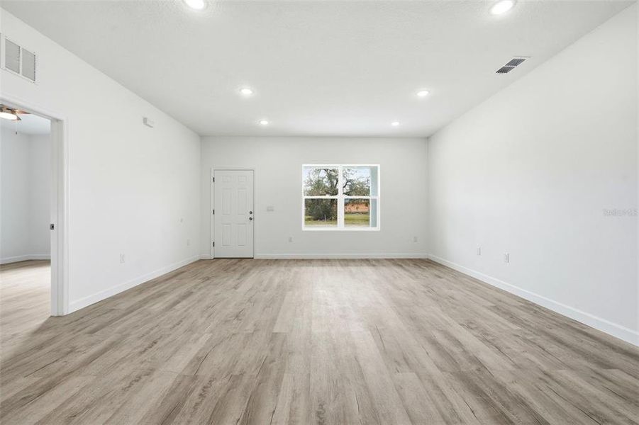 Spacious, unfurnished interior of a new home in , Haines City (Image 61).
