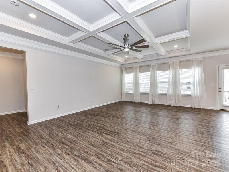 Spacious, unfurnished interior of a new home in , Midland (Image 15).