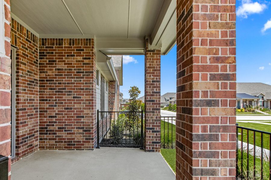 Exterior details and patio area of a home in Woodbridge Villas, Wylie (Image 4).