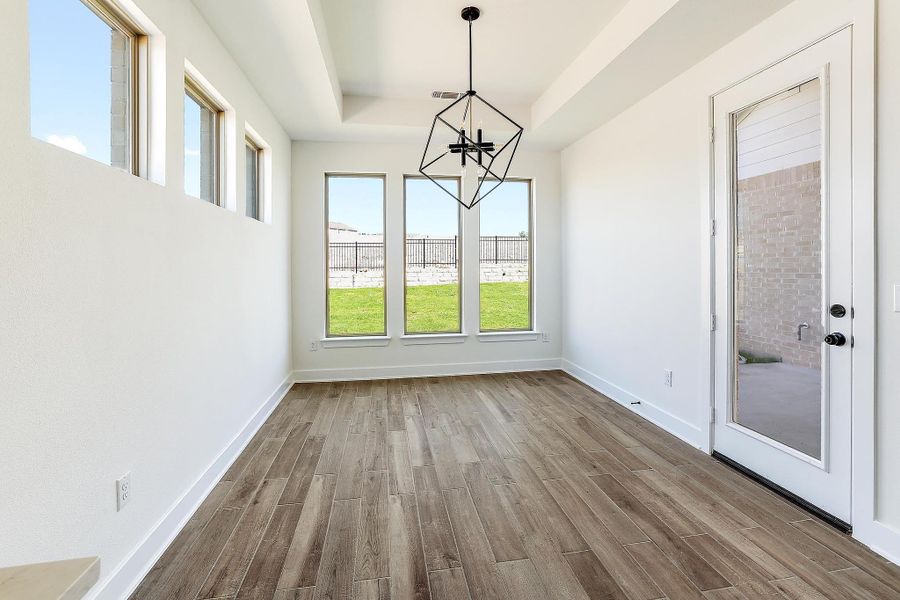 Spacious, unfurnished interior of a new home in Lakeside at Tessera - 50', Lago Vista (Image 17).