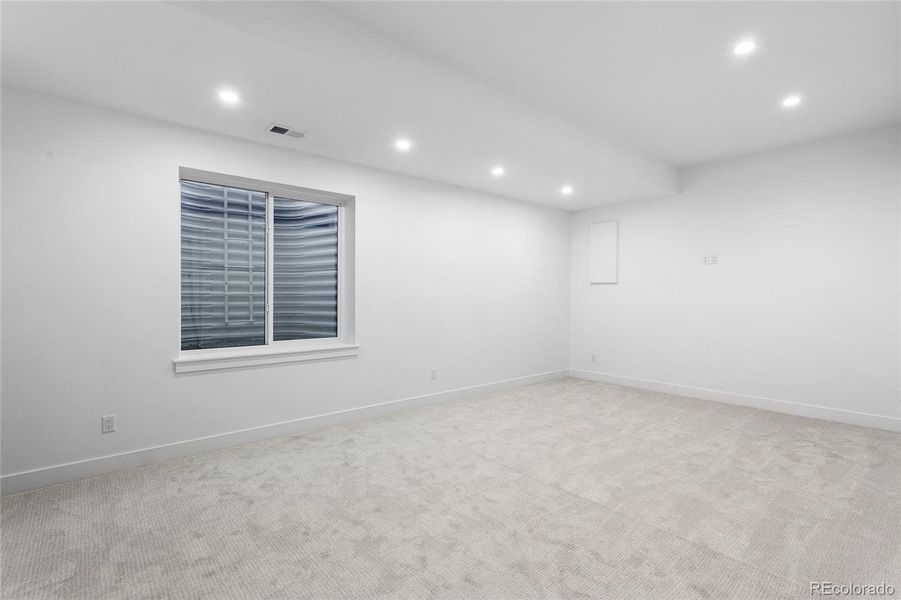 Spacious, unfurnished interior of a new home in , Denver (Image 49).