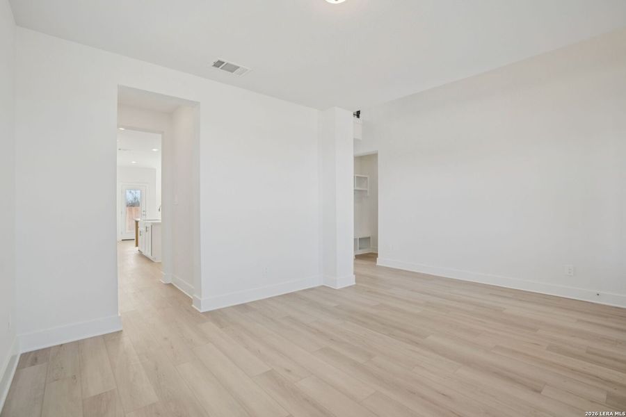 Spacious, unfurnished interior of a new home in Carmel Ranch, Schertz (Image 33). Spacious, unfurnished interior of a new home in Carmel Ranch, Schertz (Image 33).