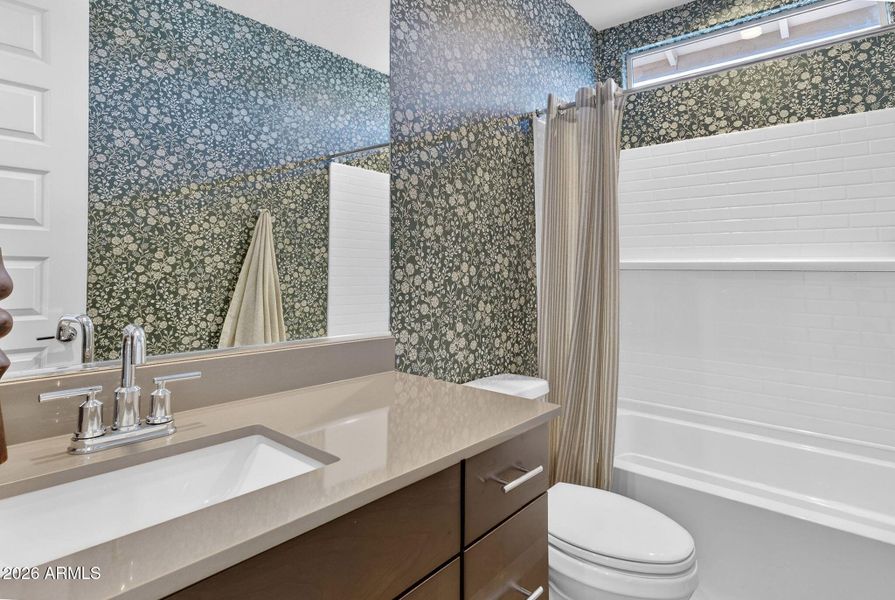 37-web-or-mls-319953 Dutchman Dr