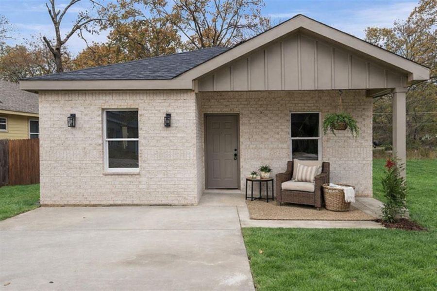 Exterior details and patio area of a home in , Mabank (Image 24). Exterior details and patio area of a home in , Mabank (Image 24).
