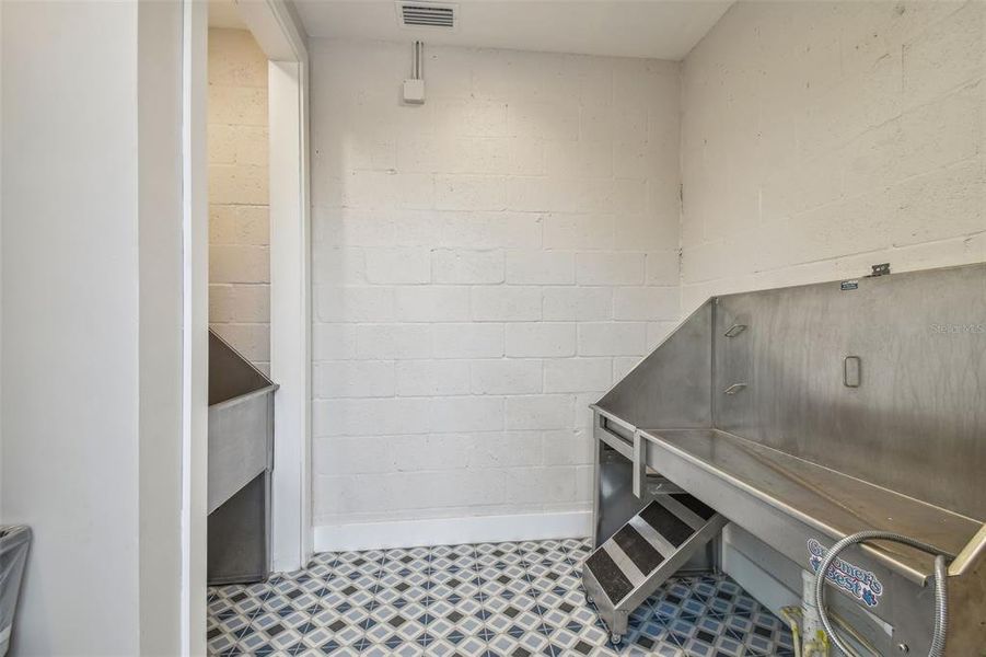Image 73 of a home in .