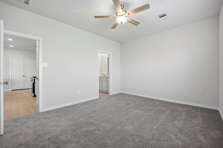 Spacious, unfurnished interior of a new home in Barrett Crossing, Crosby (Image 27).