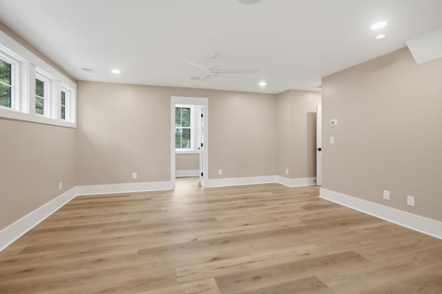 Spacious, unfurnished interior of a new home in , Hollywood (Image 73). Spacious, unfurnished interior of a new home in , Hollywood (Image 73).